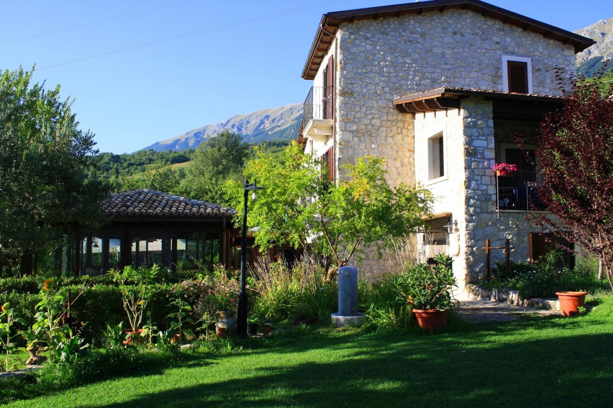 Locanda Del Barone Caramanico Terme Bagian luar foto
