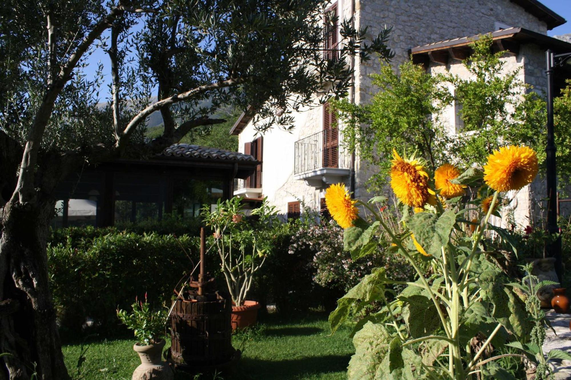 Locanda Del Barone Caramanico Terme Bagian luar foto